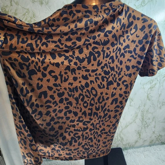MAMA Animal Print Short Sleeve Top - Picture 8 of 10